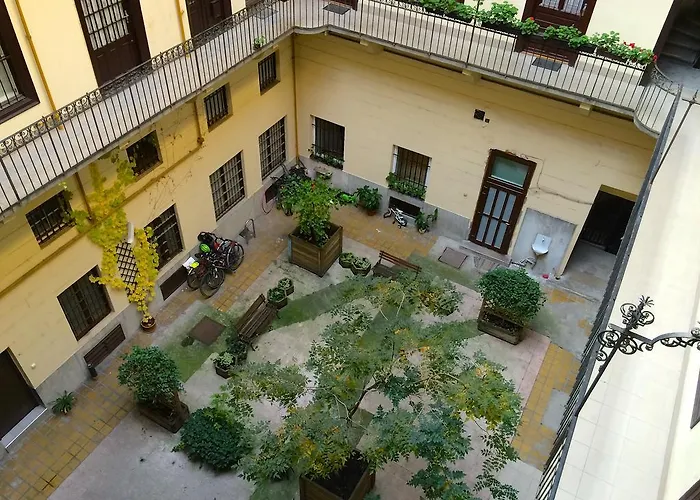 Hello Downtown - Eiffel بودابست