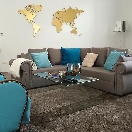 Hello Downtown - Eiffel